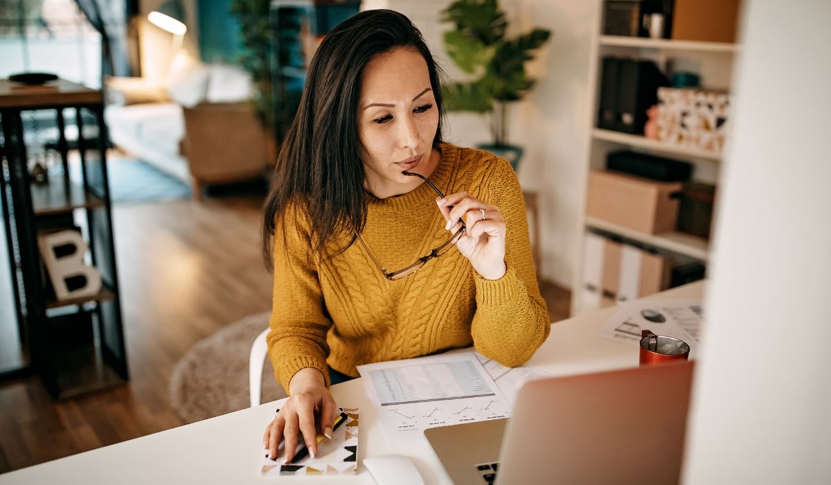Woman taking quiz to find out if she should be a life coach.